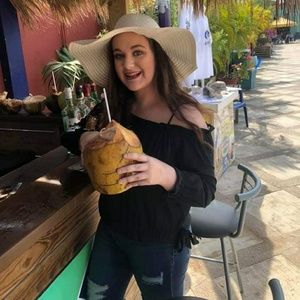 Meet your Posher, Brooke